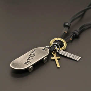 Colgante de Moda de 2 Pulgadas, de Acero Inoxidable Puro, con Diseño de Patín y Amor, con Cuerda de Cuero Marrón Oscuro Ajustable para Hombres y Niños - Product Image 5