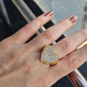 Anillo de Compromiso y Boda con Diamante Moissanita de Corte Redondo en Forma de Corazón para Hombre y Mujer, Plata de Ley 925, Estilo Hip Hop, Joyería para Fiesta - Product Image 4