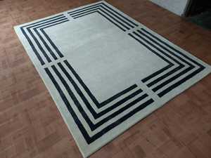 Tapis douillets tuftés à la main pour des sols de salon élégants - Product Image 3