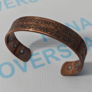 Brazalete Magnético de Cobre Grabado con Acabado Antiguo, Joyería Terapéutica para el Alivio del Estrés, Relajación y Bienestar Espiritual - Product Image 3