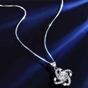 Collar de Plata de Ley con Baño de Platino y Moissanita de Corte Redondo, Estilo Único, para Mujer - Product Image 3