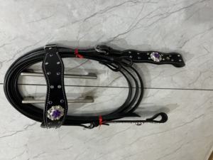 ชุดหูฟังหนังม้าสีดำพรีเมี่ยมพร้อมคริสตัลสีม่วง Conchos อุปกรณ์สแตนเลสและทองเหลือง - Product Image 4