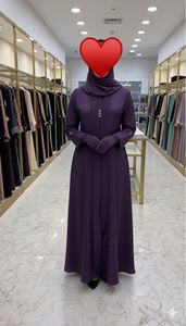 ชุดเดรสแบบสวมใส่ได้ทุกวัน คอวี ปิดด้านหน้า แต่งกระดุมสวยงาม บุรก้า อบายะ ชุดมุสลิม ผ้าคลุมศีรษะแบบอิสลาม ทรงตรงยาวถึงพื้น - Product Image 2