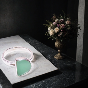 Anillo de Boda de Plata de Ley 925 Hecho a Mano Estilo Étnico de Alta Calidad con Gema de Crisoprasa Verde Natural - Product Image 1