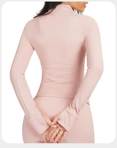 Veste de yoga pour femme, nouvelle arrivée, vente en gros personnalisée, manches longues, légère, avec fermeture éclair, vêtements de sport avec trous pour les pouces - Product Image 4