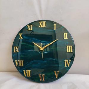 Horloge murale en résine artisanale de luxe, horloge décorative moderne, horloge de table pour la maison et le bureau, finition durable de haute qualité, artistique - Product Image 5