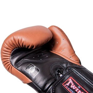 Gants de sparring Twins Deluxe marron, en cuir véritable, pour entraînement professionnel et compétition, MMA, Muay Thai, Kick Boxing, avec poignées pour les mains - Product Image 4