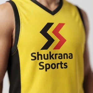 Uniformes de Baloncesto Sublimados Unisex al por Mayor, Conjunto de Camiseta Deportiva de Malla y Pantalones Cortos de Entrenamiento de Doble Cara, 100% - Product Image 3