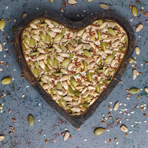 Tazón de corazón rústico estilo granja Dryfruits aperitivos dulces plato para servir y cuenco de madera decorativo cuencos de ensalada sostenibles por TCD - Product Image 6