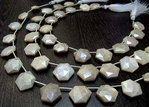 Piedra Lunar Blanca Natural AB con Recubrimiento Místico, Forma Hexagonal, Cuentas Briolette de 14mm, Hilo de 10 Pulgadas - Product Image 5
