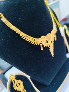 Parure de collier en or massif 22 carats pour femme, bijoux traditionnels indiens pour mariage et fête, ornement tendance en or pur - Product Image 4