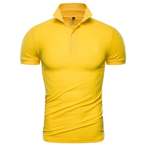 Polo de Punto de Manga Corta Amarillo para Hombre, Color Sólido, Estilo Casual, Corte Regular, Diseño con Botones al Frente - Product Image 1