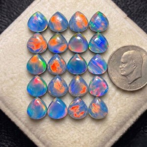 Aura Lab - Ópalo Sintético Doble en Forma de Corazón con Brillo Radiante para Joyería Personalizada de Alta Gama y Proyectos de Diseño de Lujo - Product Image 3