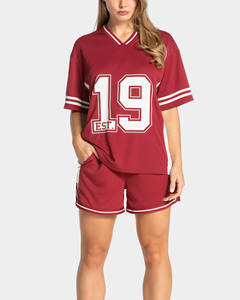 Shorts de Fútbol para Mujer al Por Mayor, OEM, con Estampado Personalizado, Diseño Cranberry Oversized, Rayas en Contraste, Ligeros y Transpirables - Product Image 3