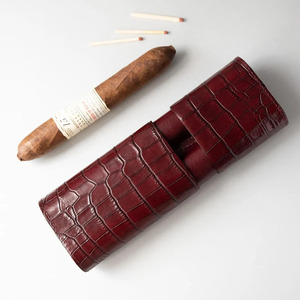 Estuche de Cuero para Cigarros con Cortador Integrado, Accesorio de Lujo, Almacenamiento Seguro para Cigarros, Precio Razonable, Color y Tamaño Personalizables - Product Image 2
