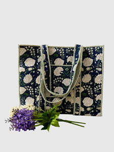 Sac fourre-tout bohème en toile avec broderie florale, design à panneaux, ouverture supérieure, idéal pour le shopping en toutes saisons - Product Image 1