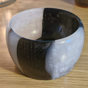 Bol en résine époxy artistique – Pièce maîtresse décorative de luxe - Product Image 1