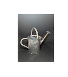 Regadera de metal estilo vintage de gran capacidad con mango cómodo para regar flores y plantas en balcones y terrazas. - Product Image 6