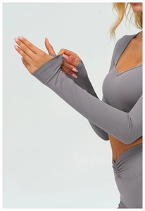 Conjunto Deportivo Seamless para Mujer al por Mayor Personalizado: Top Corto de Manga Corta y Shorts de Ciclismo Acanalados de Cintura Alta para Correr - Product Image 5