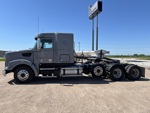 USED 2020 FREIGHT LINER 122SD 14.8L 6 Cylinders 505hp Engine-DD15 8x4 Fuel-Diesel Class-8 Transmission-AMT Left Hand Steering - Product Image 2