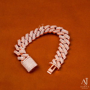 กำไลข้อมือโมอิสซาไนต์ทรงเรขาคณิตชุบทองคำสีกุหลาบจาก AARVA JEWELS ประดับเพชรทรงเหลี่ยมเจียระไน หรูหรา เหมาะสำหรับทั้งชายและหญิง ของขวัญสำหรับงานปาร์ตี้ - Product Image 1