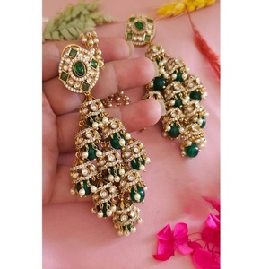 Boucles d'oreilles pendantes tendance en moissanite plaquée or de qualité supérieure pour femme, idéales pour les soirées et les fêtes, collection mode - Product Image 1