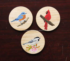Posavasos de pájaros pintados a mano personalizados, juego de 6 posavasos de pájaros personalizados, posavasos redondos de madera, regalos temáticos naturales, regalo de inauguración de la casa - Product Image 4