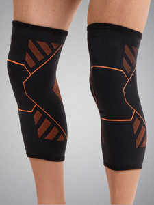 Genouillère de compression noire et orange tricotée respirante à enfiler universelle unisexe pour la protection sportive (basketball) - Product Image 1