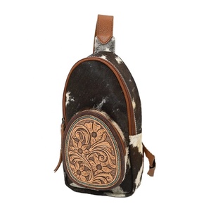 Bolso de cuero de vaca Western Sling Utility Bag Floral Tooled Bohemian Bolso de mensajero para mujer Monedero de herramientas manuales en cuero Precio - Product Image 1