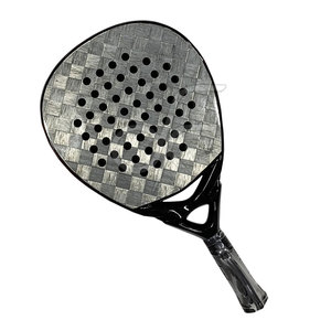 El fabricante suministra equipo deportivo para práctica y juego, equilibrado y ligero, con un agarre cómodo. - Product Image 4