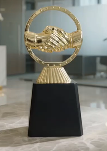 Trophée en métal moulé sous pression à 3 positions avec gravure, finition chromée, thème sportif - Approvisionnement en gros et options de livraison rapide - Product Image 4