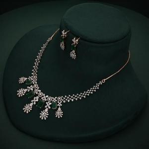 AMBER JEWELS Gargantilla de Moissanita con Corte Esmeralda en Plata 925 Bañada en Plata Rosa, Diseño Floral, Lujosa, Unisex, para Boda - Product Image 2