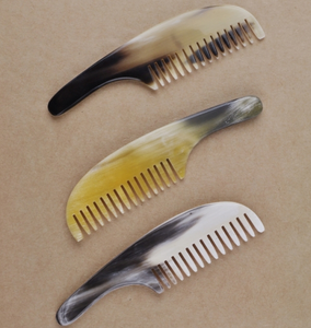 Peigne en corne de buffle au design bouclé tendance, artisanat très demandé, idéal pour les cheveux et la barbe - Product Image 5