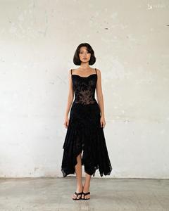 เดรสกำมะหยี่ลายดอกไม้ คอวี แขนยาว ทรงเอ ไซส์กลาง สำหรับผู้หญิง ขายส่ง รุ่น ET3518 - Product Image 1