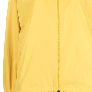 เสื้อแจ็คเก็ตกันลมกันน้ำสีเหลืองไซส์พลัส รุ่น Cecile พร้อมฮู้ด ซิปสองทาง ปลายแขนยางยืด ปรับชายเสื้อได้  พร้อมป้ายโลโก้ลายเซ็น - Product Image 4