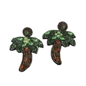 Boucles d'oreilles perlées de style vintage Orange blanc bleu pour les femmes Design d'arbre de jour commémoratif patriotique pour les occasions de mariage - Product Image 1