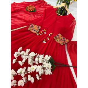 Magnifique robe Anarkali pour femmes pour les fêtes, comprend un pantalon et un dupatta - Ensemble parfait pour les fêtes - Product Image 1
