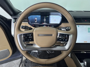Nouvelle Arrivée : Land Rover Range-Rover P400 SE SUV LWB d'occasion 2024-2025 – Très bien entretenue, faible kilométrage - Product Image 2