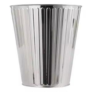 Elegante Contenedor de Basura Metálico con Estructura de Acero Resistente para Almacenamiento Práctico en Sala de Estar, Dormitorio y Cocina - Product Image 3