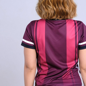 เสื้อยืดซับลิเมชั่นสำหรับผู้หญิงฤดูหนาว ปรับแต่งได้ คุณภาพสูง แห้งเร็ว ระบายอากาศดี แขนสั้น ออกแบบโลโก้ของคุณเองได้ - Product Image 5