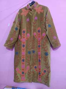 Veste longue en velours artisanale avec broderie florale - Product Image 2