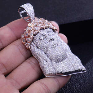 Pendentif de luxe chrétien en forme de tête de Jésus, entièrement serti de diamants, en argent sterling 925, micro-pavé de diamants de laboratoire, chaînes hip-hop, bijoux religieux - Product Image 3