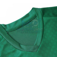 Uniforme de football personnalisé de haute qualité, tissu en maille respirant, écologique, 100% polyester, conçu pour un confort maximal amélioré