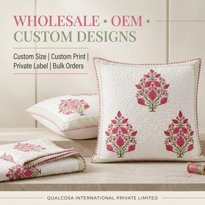 Housse de coussin carrée et housse de coussin décoratif en coton matelassé à motif floral rose, moderne et personnalisable, pour la maison et la chambre, vente en gros - Product Image 4