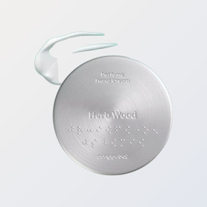 Crème pour les mains Donggubat CosmoCos, crème parfumée pour les mains Donggubat, parfum boisé aux herbes, fabriqué en Corée, 60 ml, eau, propanediol, glycérine - Product Image 1