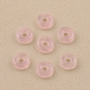 Colgante de Cuarzo Rosa Liso en Forma de Donut de 15mm, Gema para Sanación con Cristales, Diseño de Energía Reiki para Fabricación de Joyas al por Mayor - Product Image 3