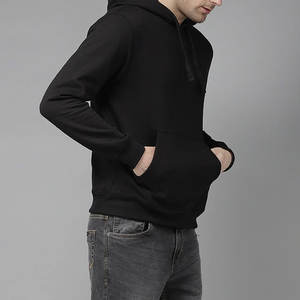 Premium Men's 350 GSM Black Cotton Fleece Pullover Slim Fit Street Style GYM Sudaderas con capucha Diseño de patrón 3D para invierno - Product Image 2