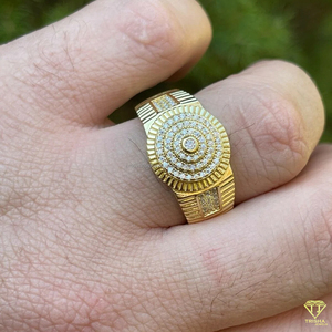 Anillo de Plata 925 de Lujo con Diamante Cultivado en Laboratorio, Diseño Redondo Grande con Piedras Concéntricas para Compradores Mayoristas - Product Image 3