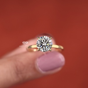 Bague de fiançailles en diamant rond, or 14 carats, solitaire, minimaliste, délicate, bague de mariée, bague de demande en mariage, cadeau d'anniversaire pour elle - Product Image 6
