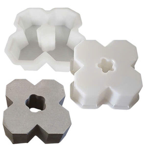 Moule en plastique PP directement de l'usine pour pavés préfabriqués en forme de fleurs et d'herbes - Product Image 1